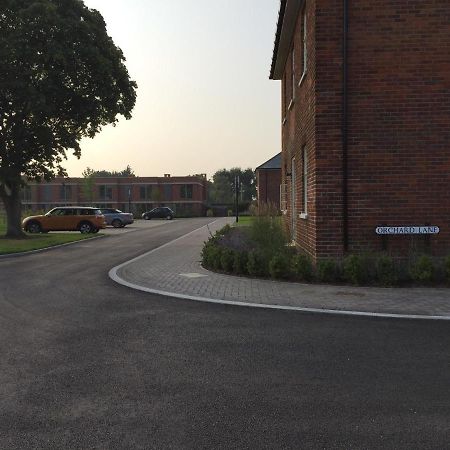The Officers' Mess - The Garden Quarter Villa Bicester Exterior photo